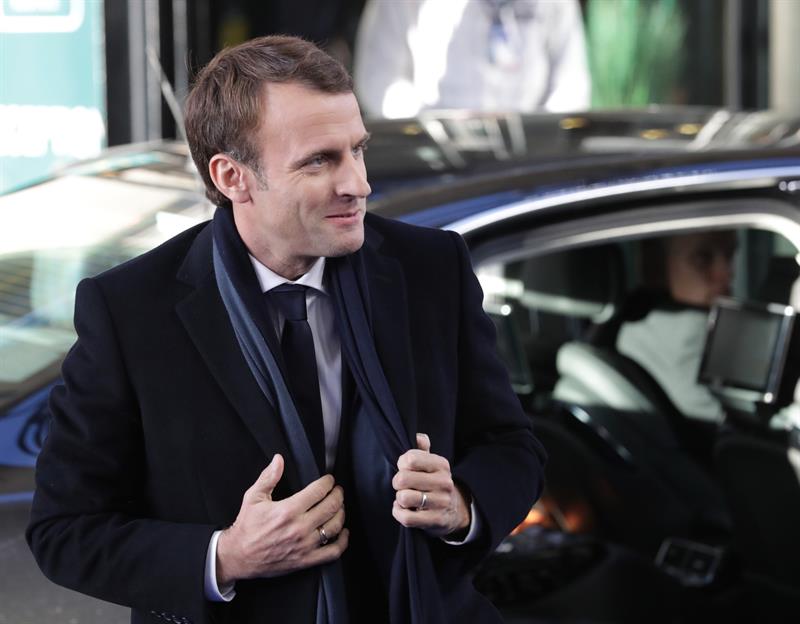  Macron asks to define a European minimum wage and social convergence criteria