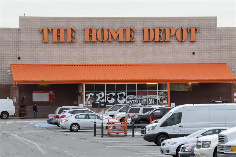  Home Depot earns 6.851 million dollars until October, 10.3% more