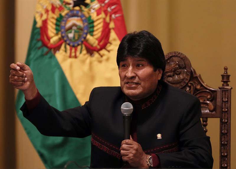  Evo Morales celebrates that the court declares the new coca law constitutional